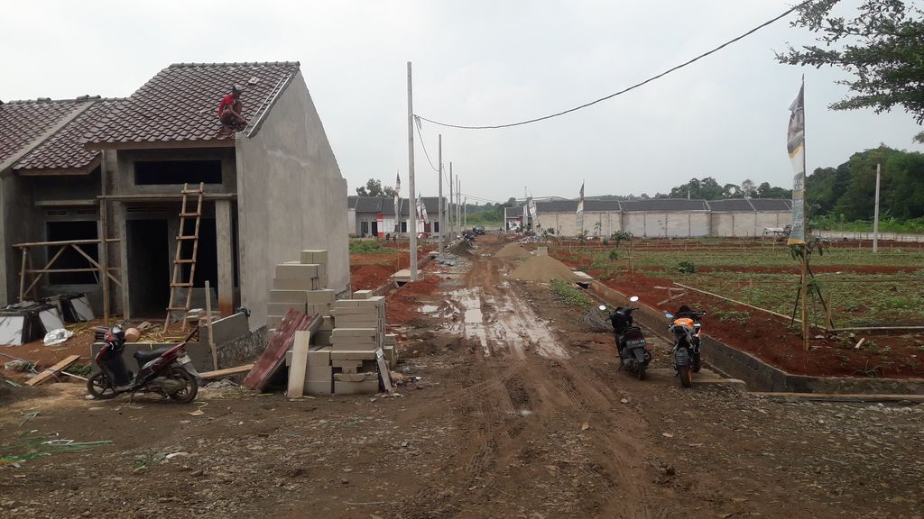 foto posisi tengah perumahan BUMI MAKAYA RESIDENCE CIBODAS