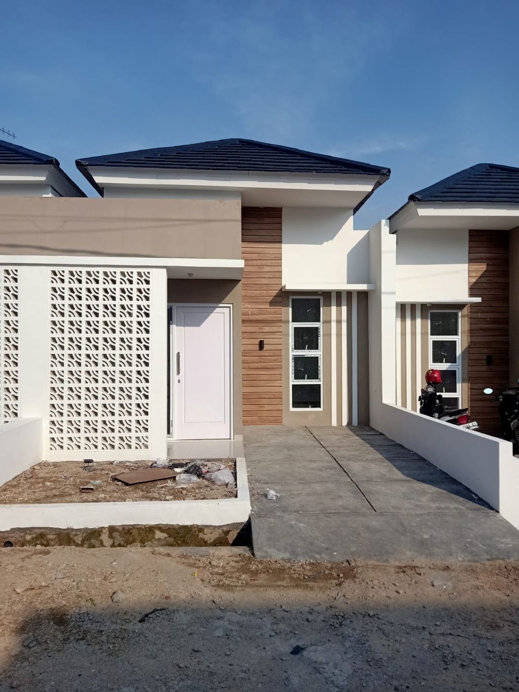 foto tampak rumah tipe 36/60 perumahan DRANGONG RESIDENCE