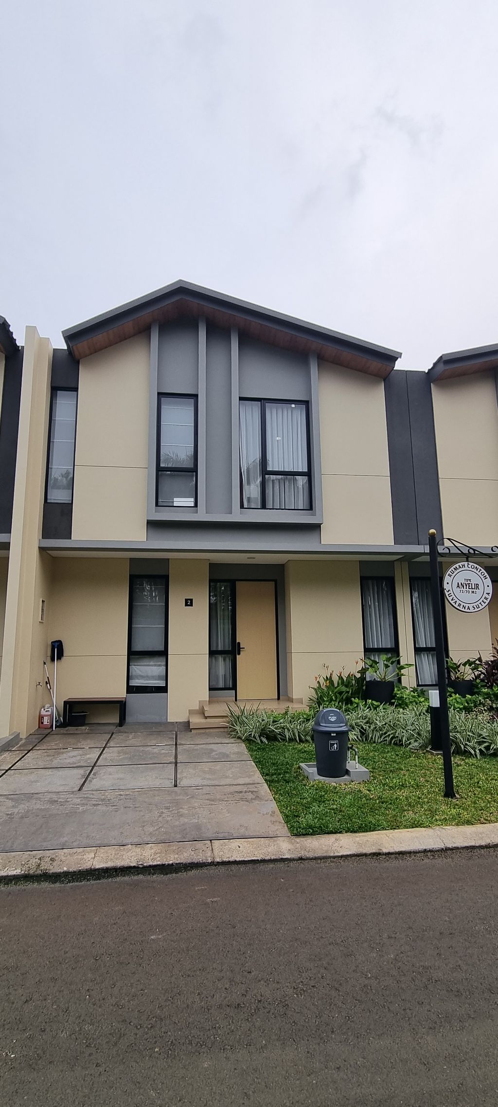 foto tampak rumah tipe ANYELIR perumahan CLUSTER ASTHA, SUVARNA SUTERA