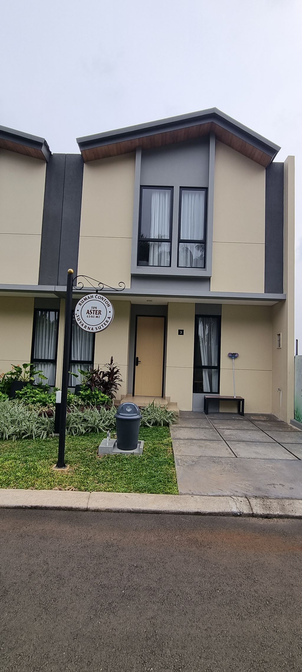 foto tampak rumah tipe ASTER perumahan CLUSTER ASTHA, SUVARNA SUTERA