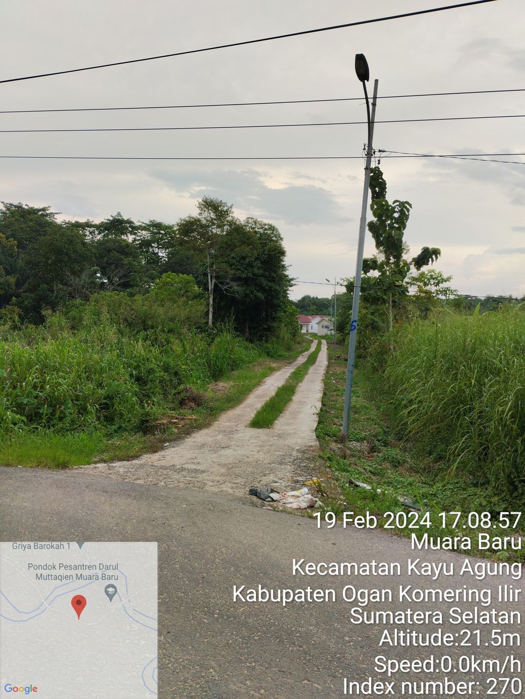 foto gerbang perumahan Sarinah Lestari.