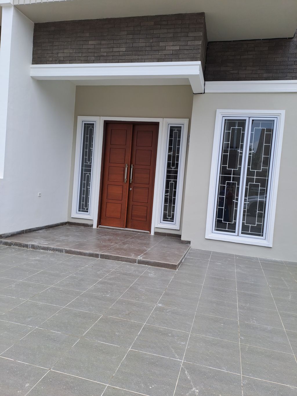 foto tampak rumah tipe 146 perumahan VILLA PERMATA INDAH III ( TAHAP 3 )