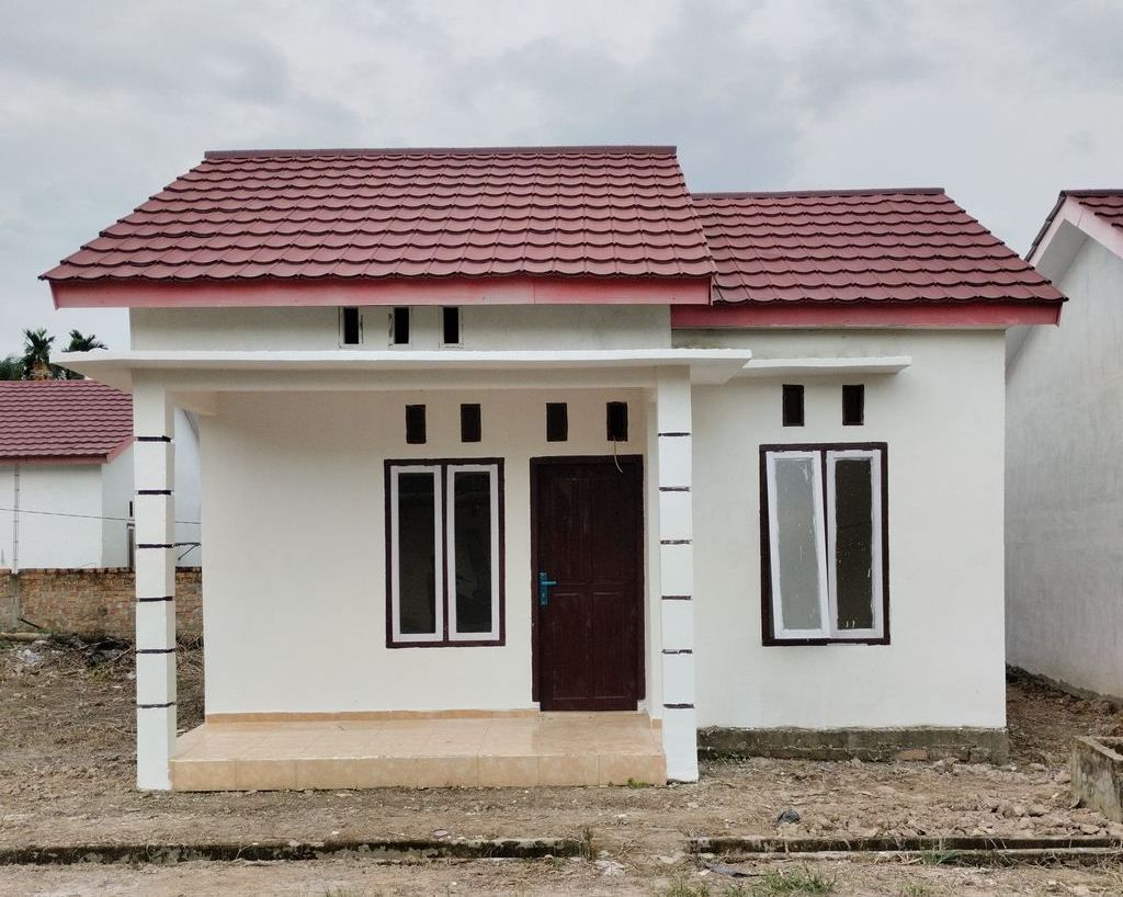 foto tampak rumah tipe RSH 36 perumahan Sarinah Lestari.