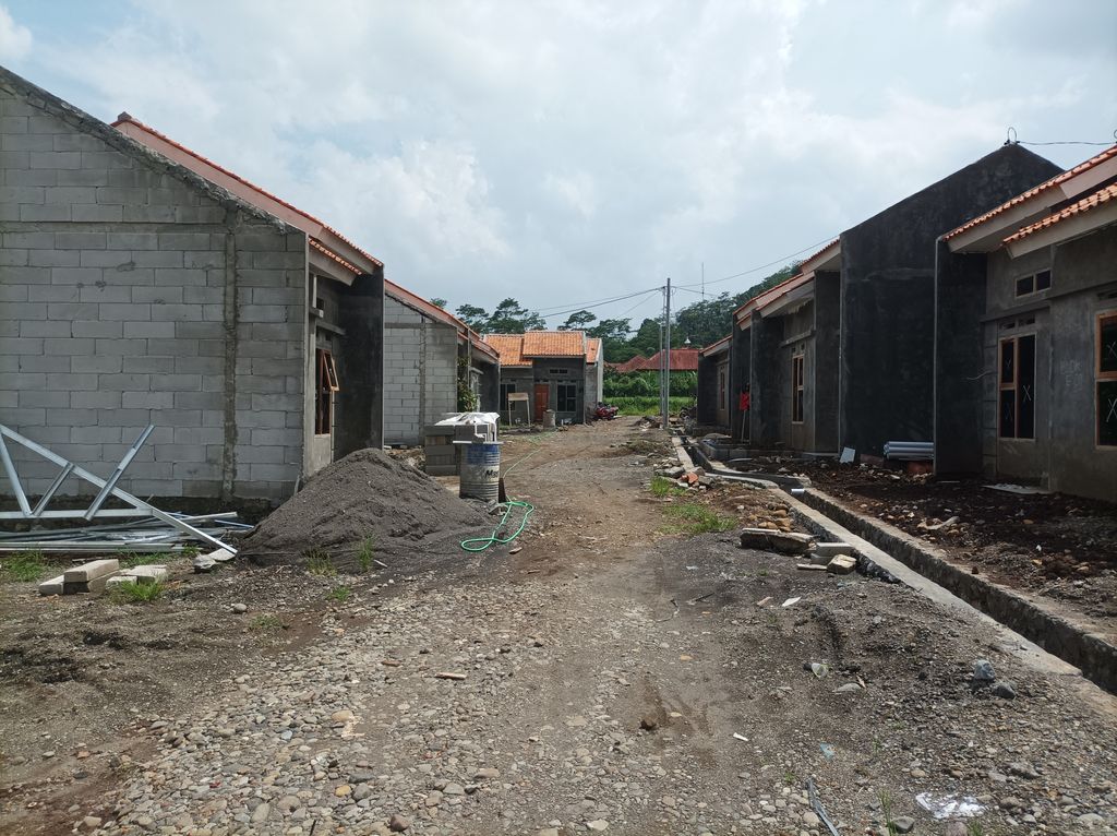 foto posisi tengah perumahan Graha Palma Linggapura