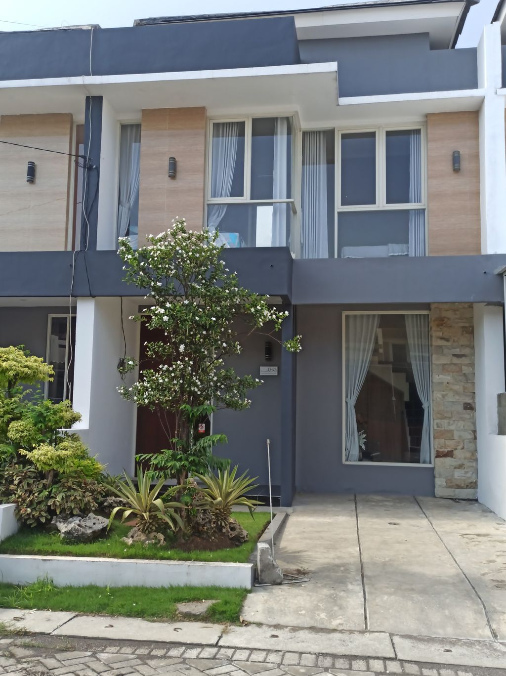 foto contoh rumah perumahan PERUM GREEN LAKE NATURAL LIVING