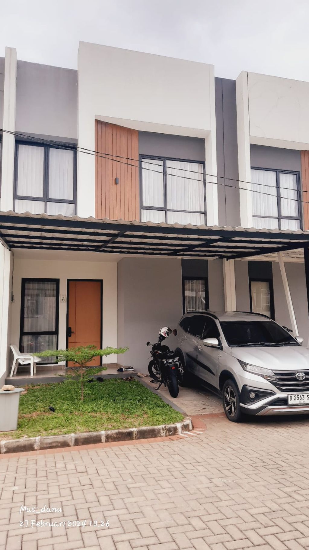 foto tampak rumah tipe VERBENA perumahan Prive Hills Residence