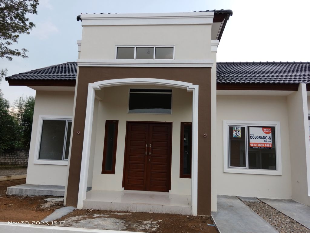 foto tampak rumah tipe 68/204 perumahan GOLDEN LAND SEJOHOR