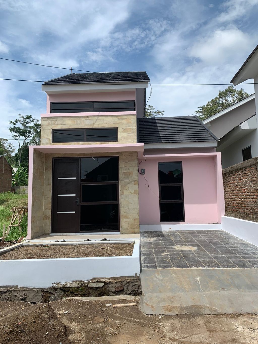 foto tampak rumah tipe 48/72 perumahan GRAND AMELIA