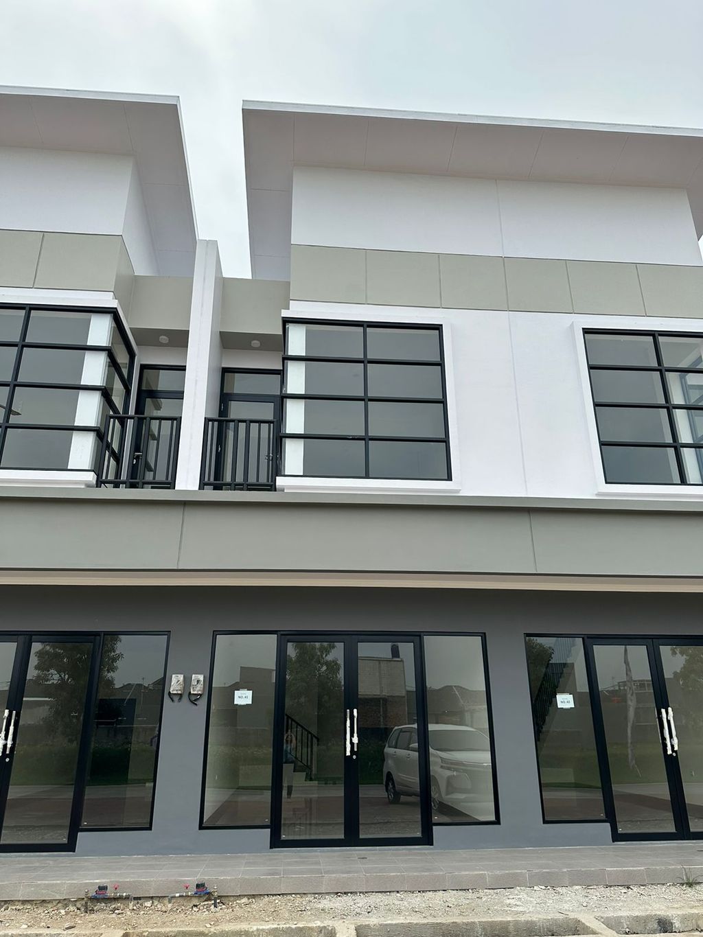 foto tampak rumah tipe RUKO SAPPHIRE perumahan 3 BISNIS CENTER KARAWANG