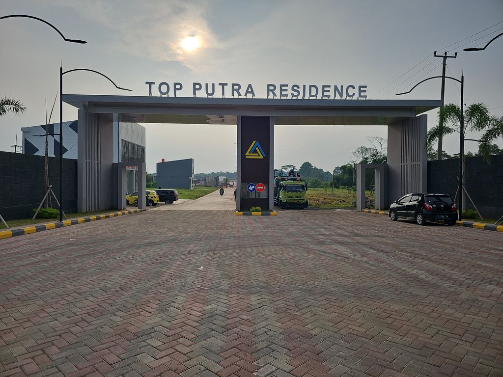 foto gerbang perumahan TOP PUTRA RESIDENCE 2