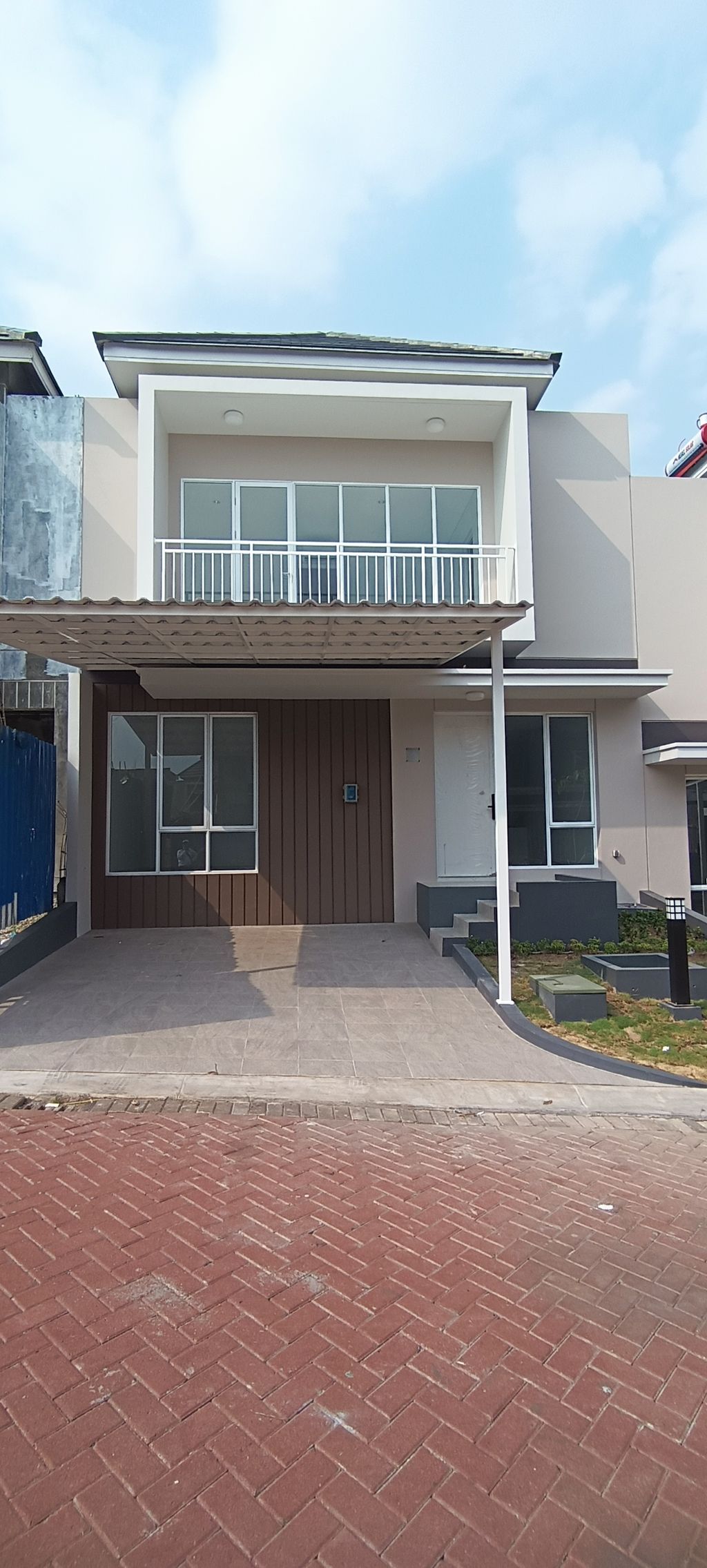 foto tampak rumah tipe PARAMOUNT VILLAGE perumahan PARAMOUNT VILLAGE SEMARANG