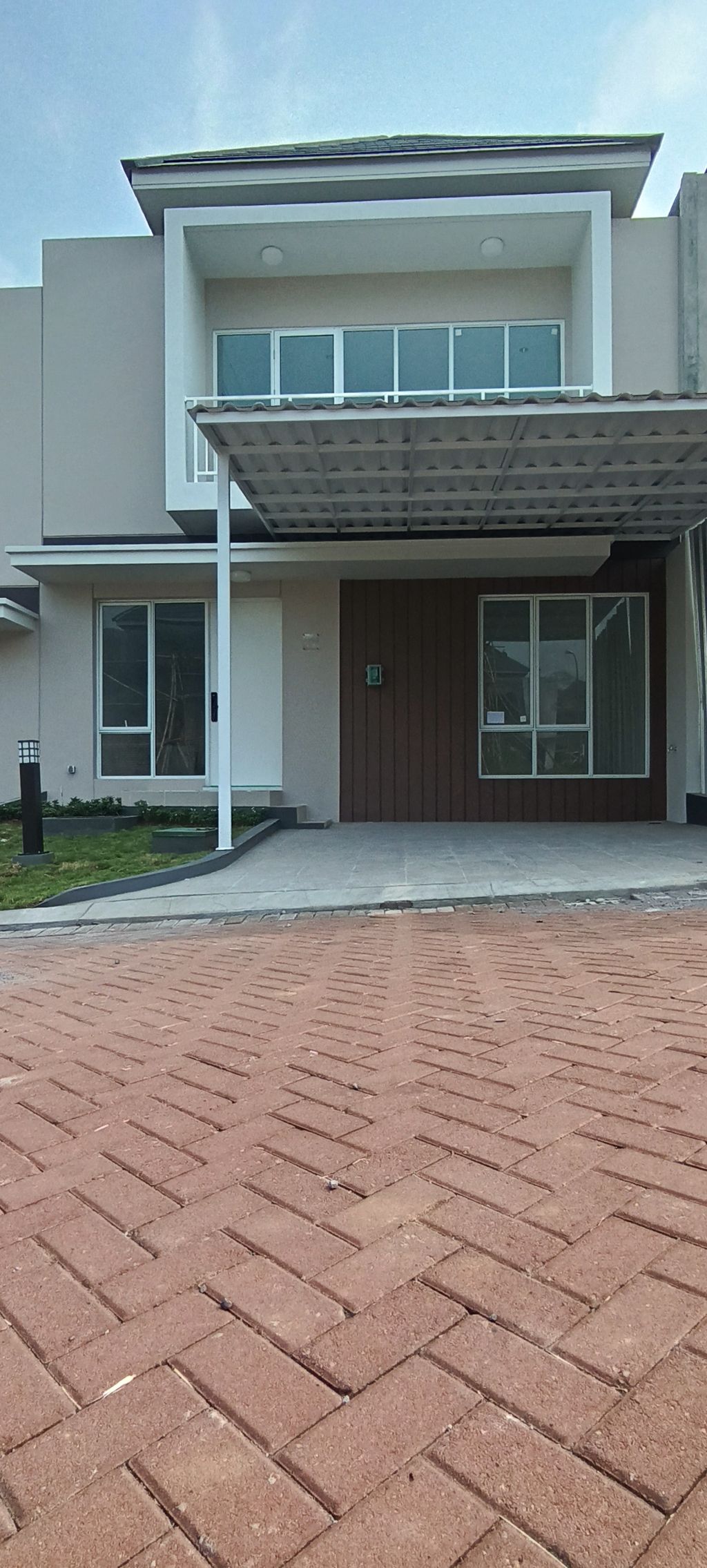 foto tampak rumah tipe PARAMOUNT VILLAGE perumahan PARAMOUNT VILLAGE SEMARANG