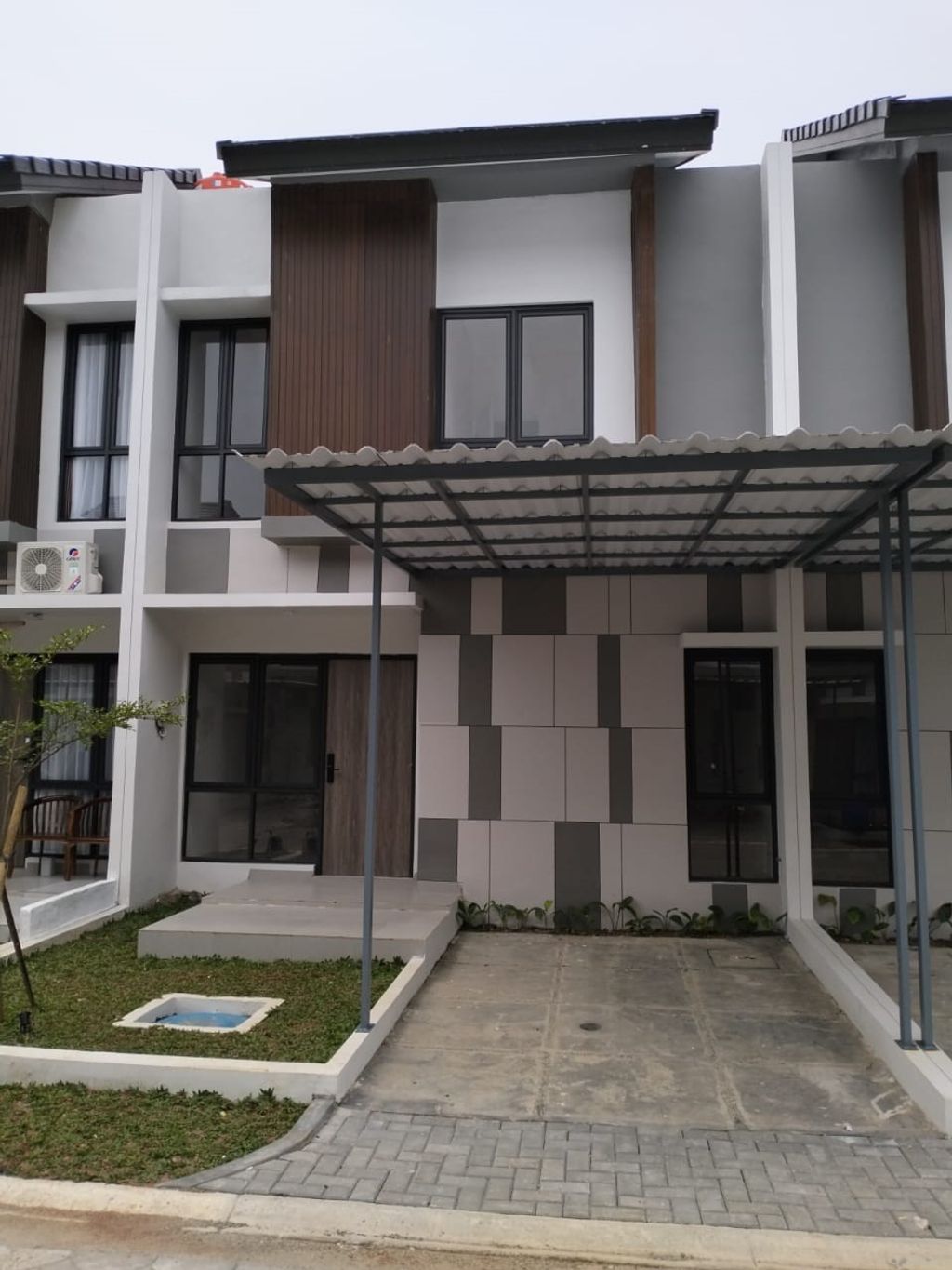 foto tampak rumah tipe SAPPHIRE perumahan GRAND ALMAS RESIDENCE