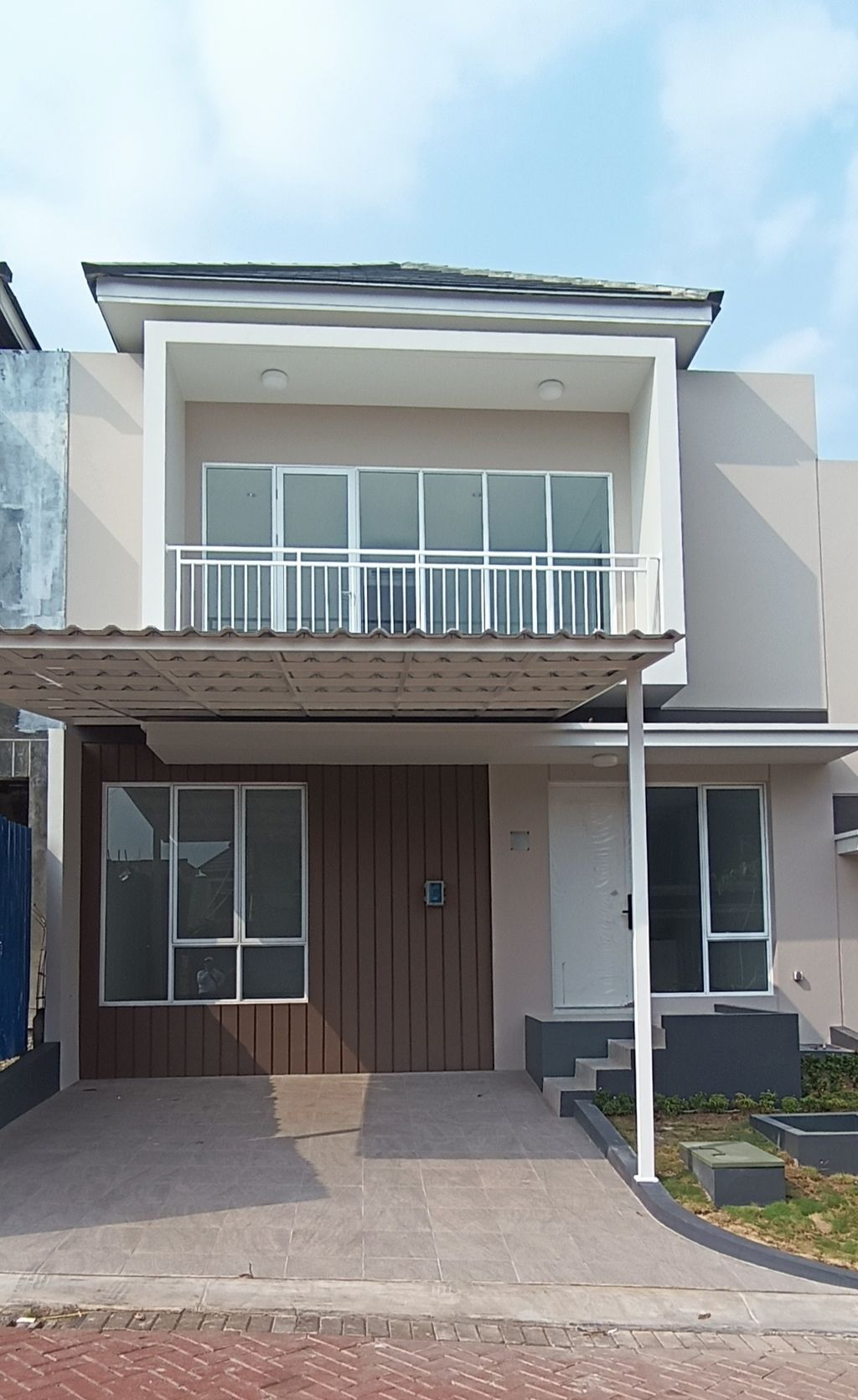 foto tampak rumah tipe PARAMOUNT VILLAGE perumahan PARAMOUNT VILLAGE SEMARANG