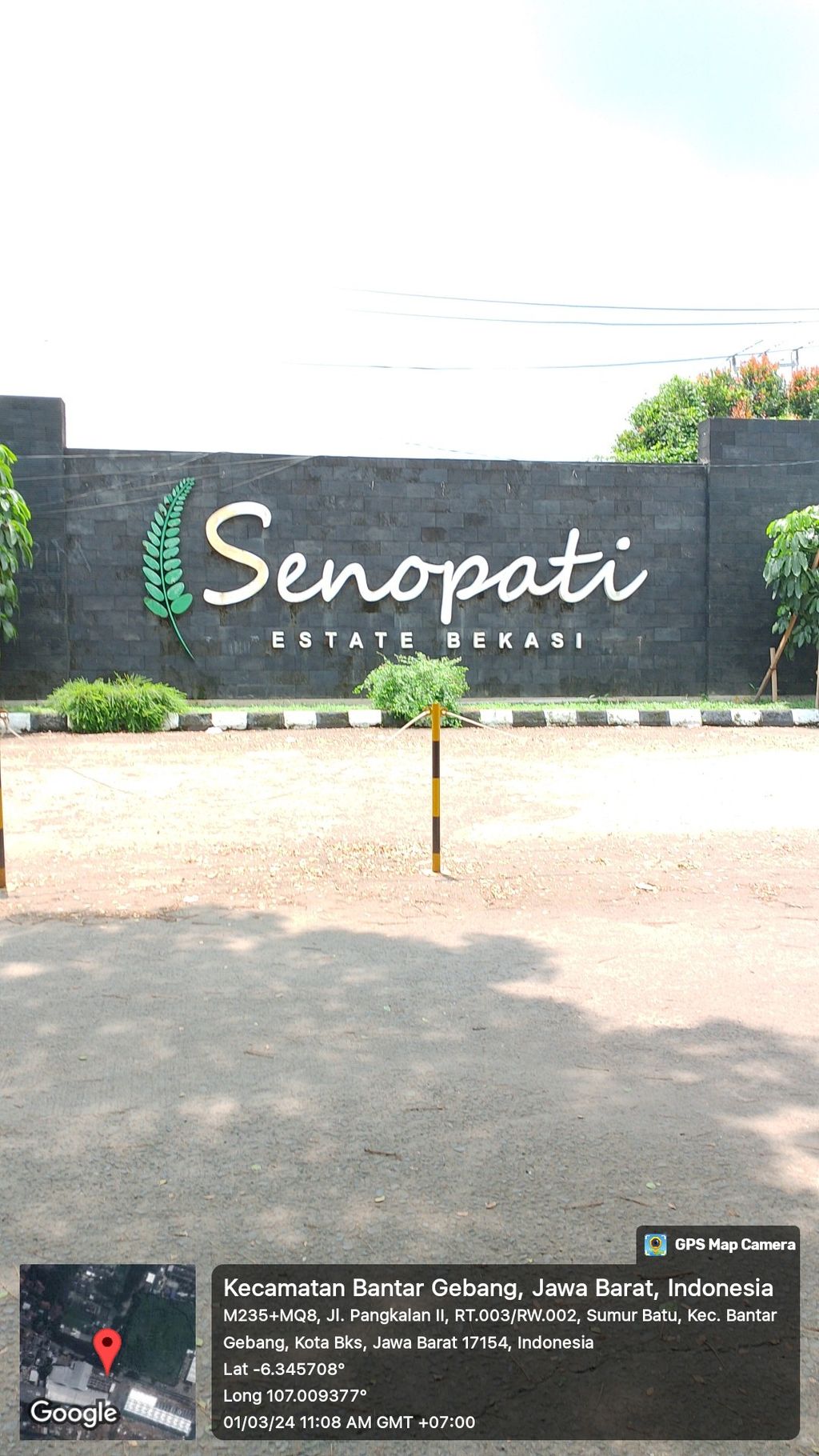 foto gerbang perumahan Senopati Estate