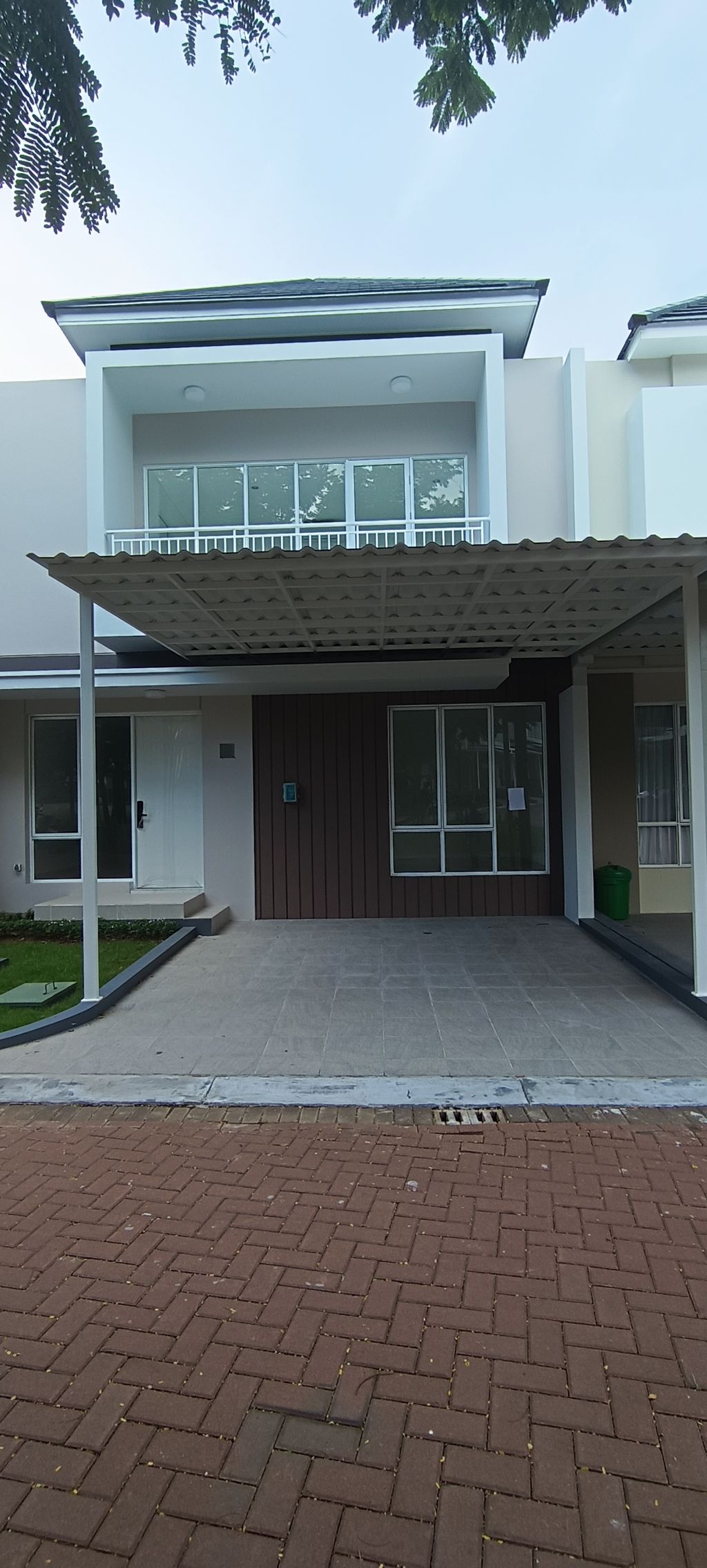 foto tampak rumah tipe PARAMOUNT VILLAGE perumahan PARAMOUNT VILLAGE SEMARANG