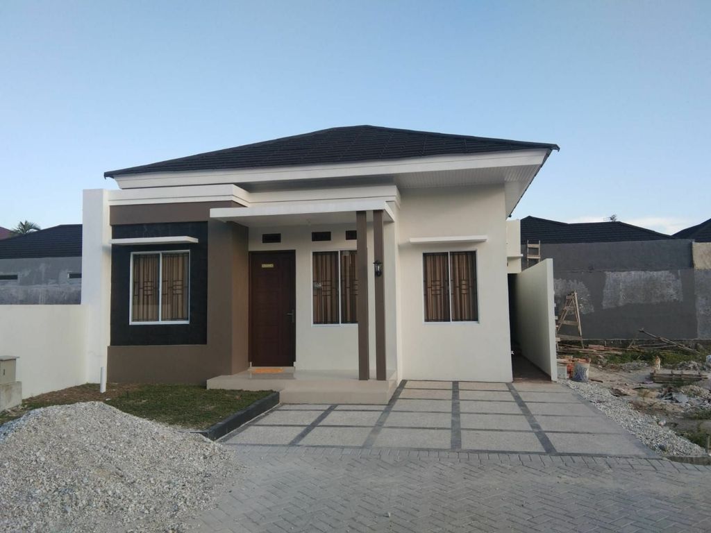foto tampak rumah tipe 54 perumahan ROYAL PERMATA HIJAU
