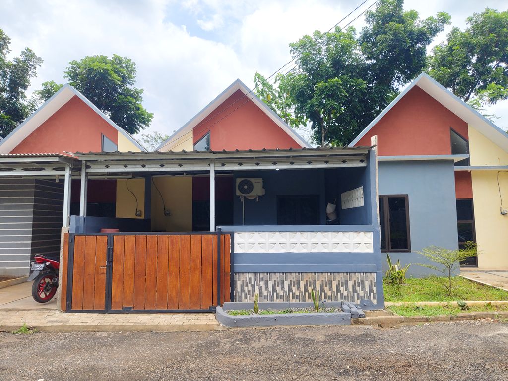 foto contoh rumah perumahan Hana Town House 3