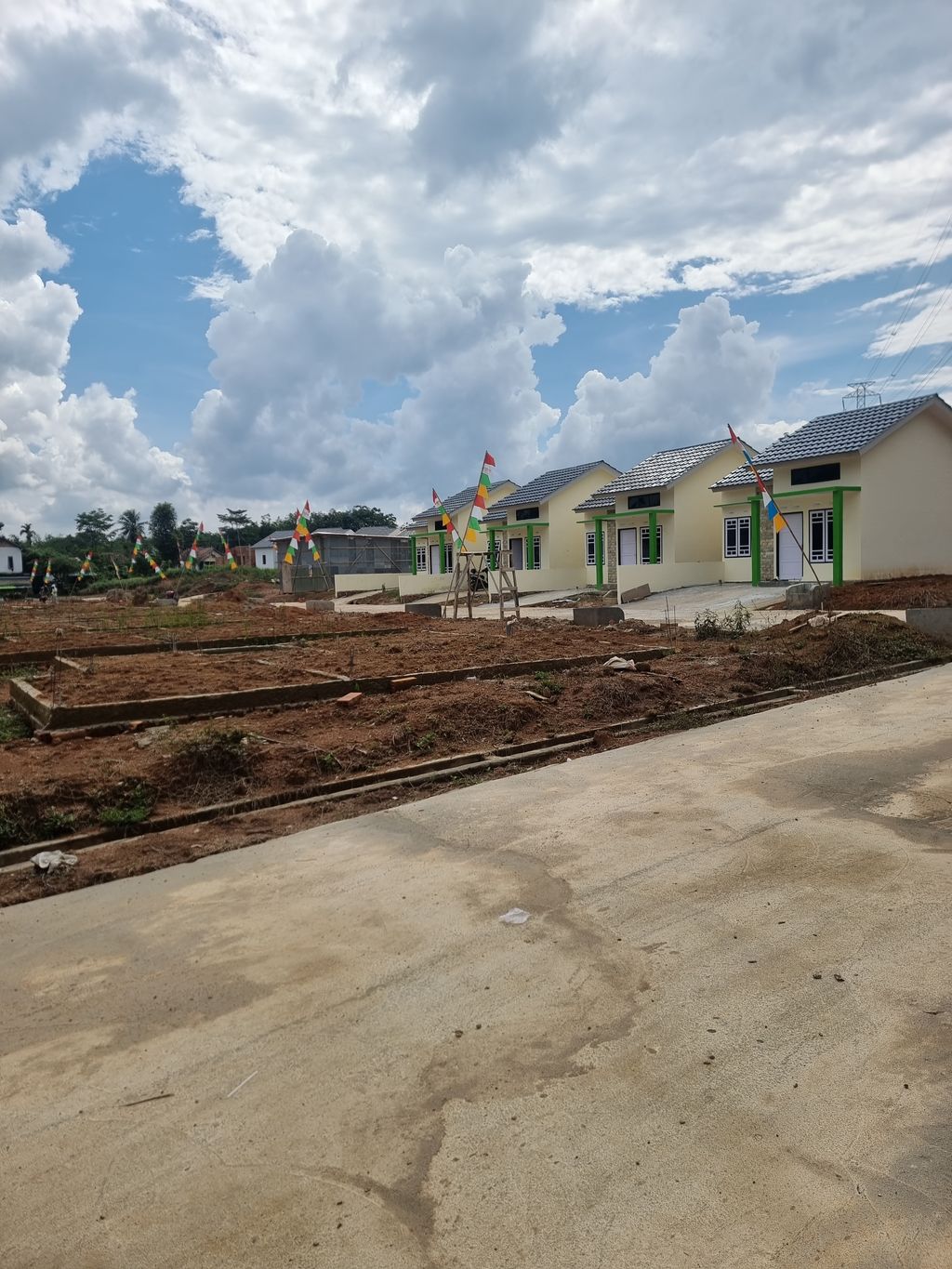 foto posisi tengah perumahan GRIYA BUKIT BERLIAN