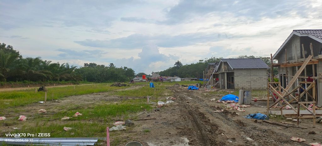 foto posisi tengah perumahan PERMATA RESIDENCE DUA