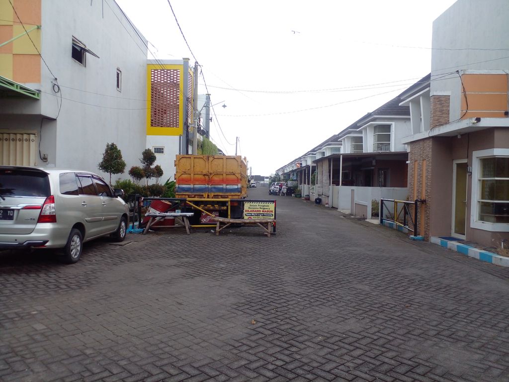 foto gerbang perumahan REZANNA REGENCY