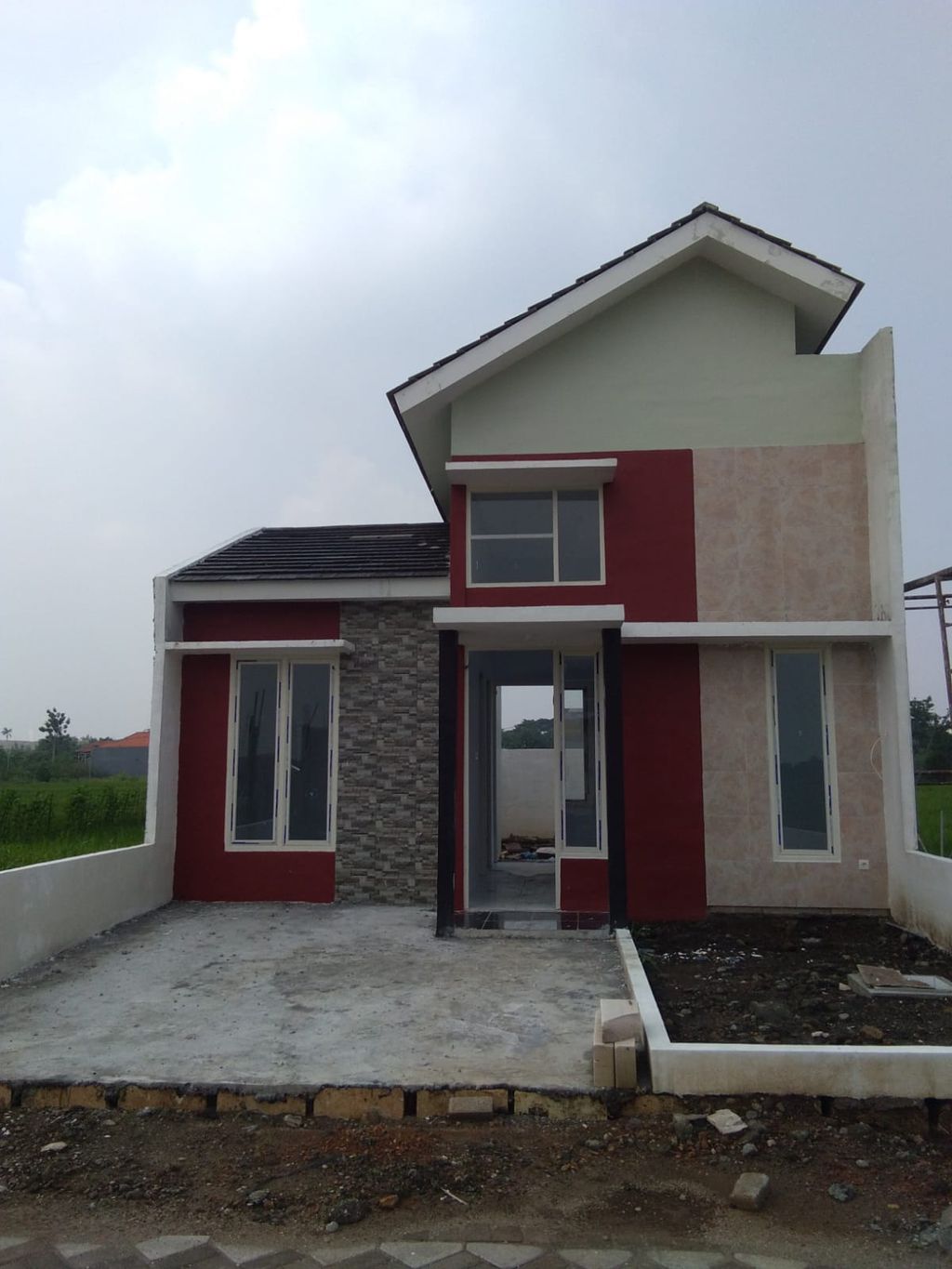 foto tampak rumah tipe 36/91 perumahan PRAMBON INDAH REGENCY
