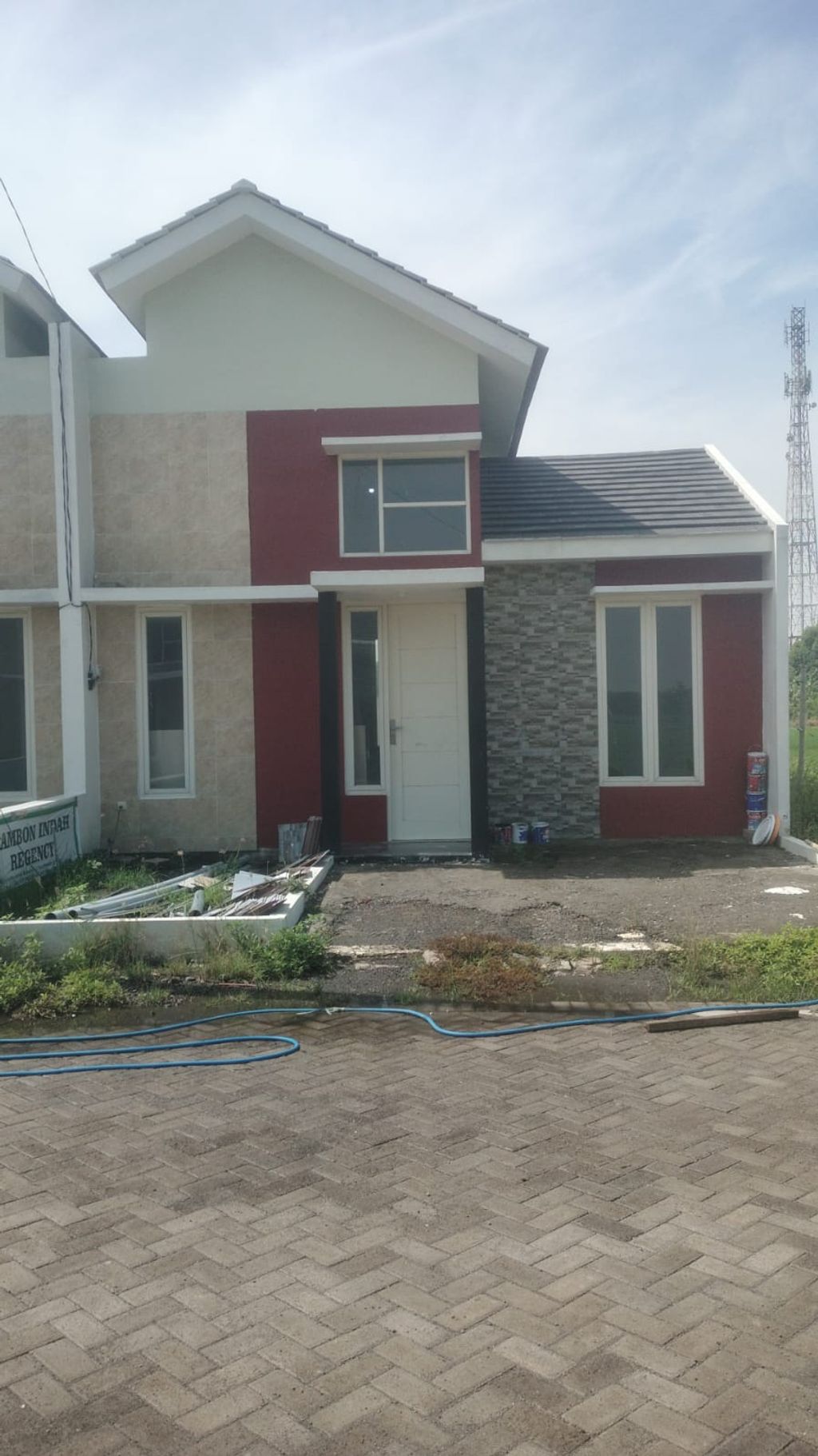 foto tampak rumah tipe 36/110 perumahan PRAMBON INDAH REGENCY