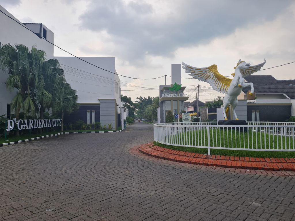 foto gerbang perumahan Dgardenia city