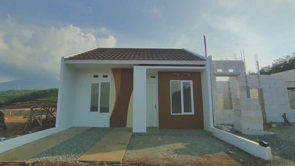 foto tampak rumah tipe 30/60 perumahan Green Sakanti Ungaran