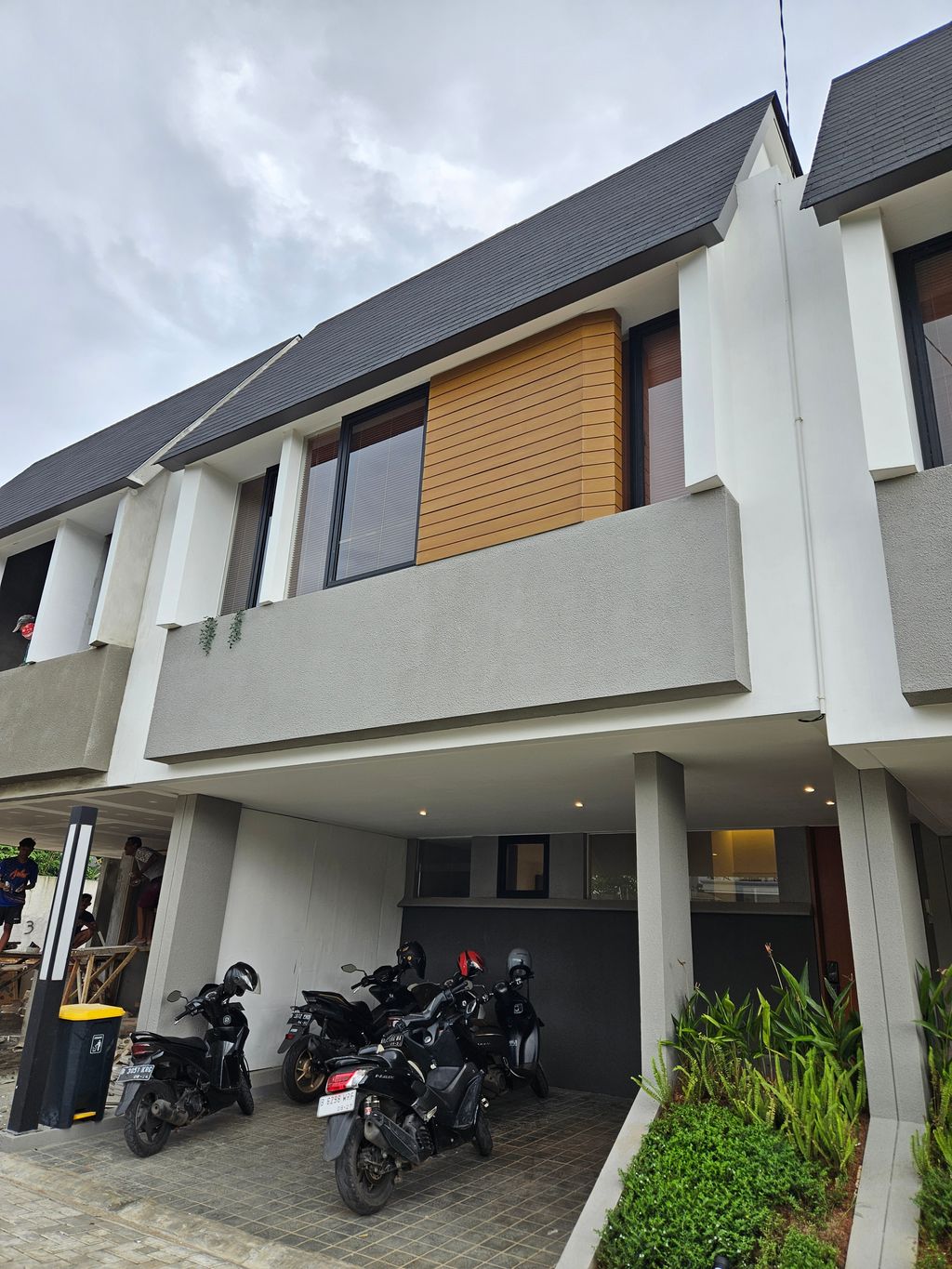 foto contoh rumah perumahan Wellspring House