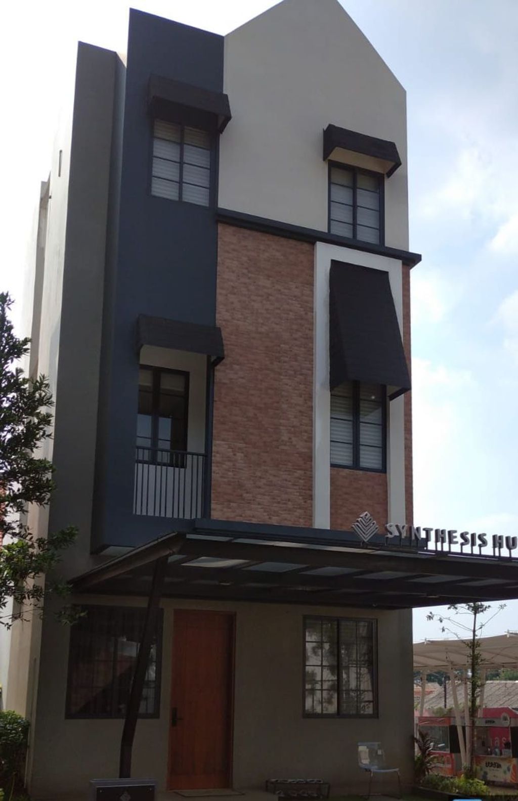 foto tampak rumah tipe MATLIG perumahan Synthesis Huis