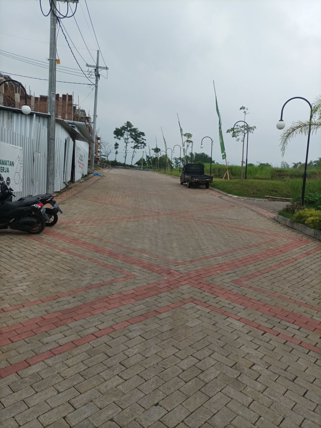foto posisi tengah perumahan aura park