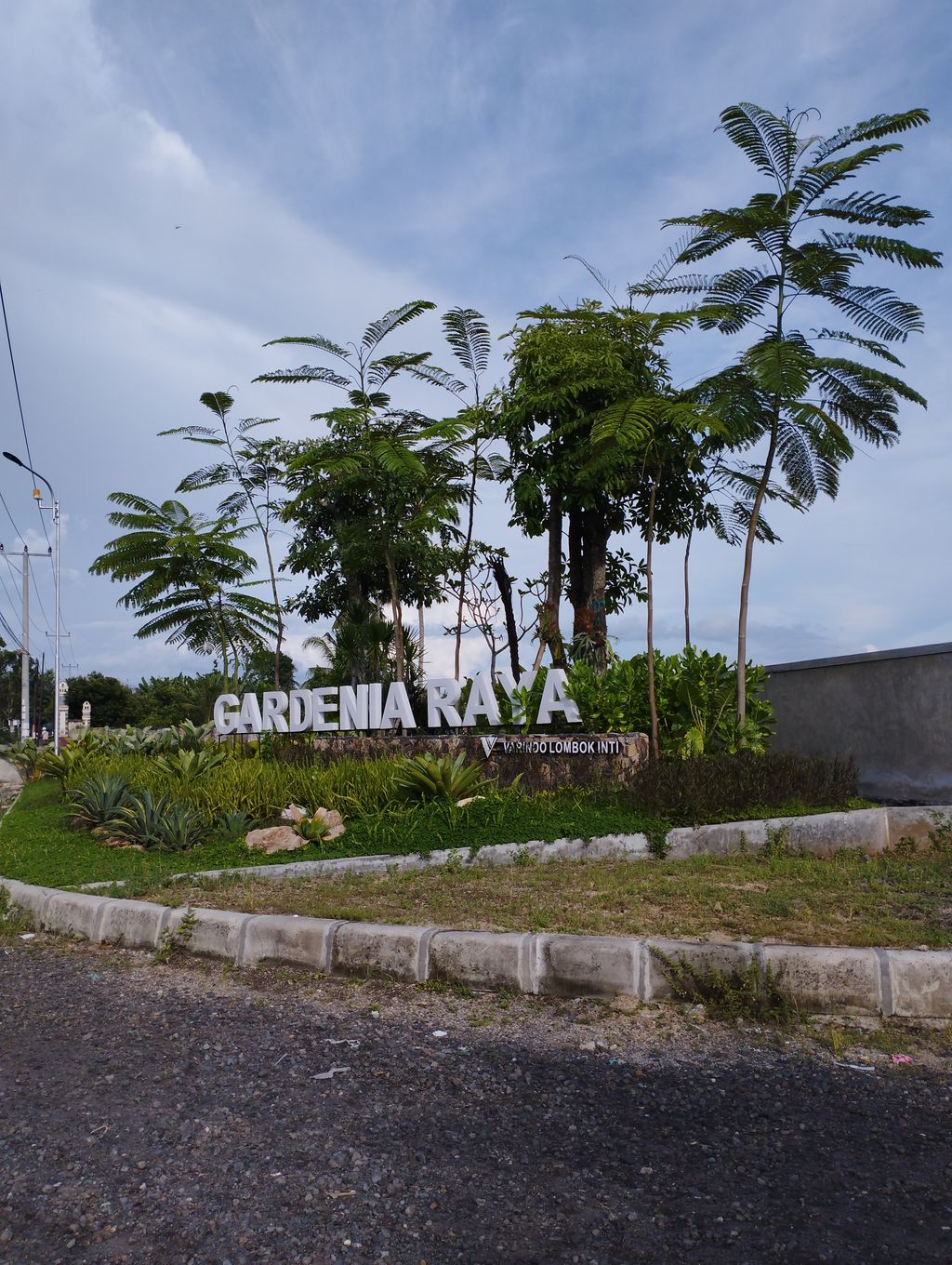 foto gerbang perumahan GARDENIA RAYA 3