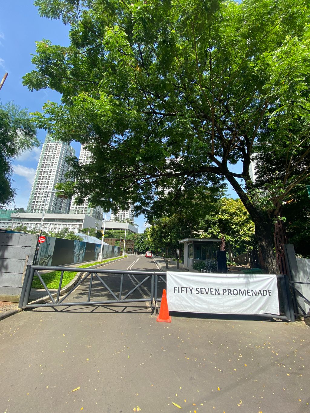 foto gerbang perumahan FIFTY SEVEN PROMENADE