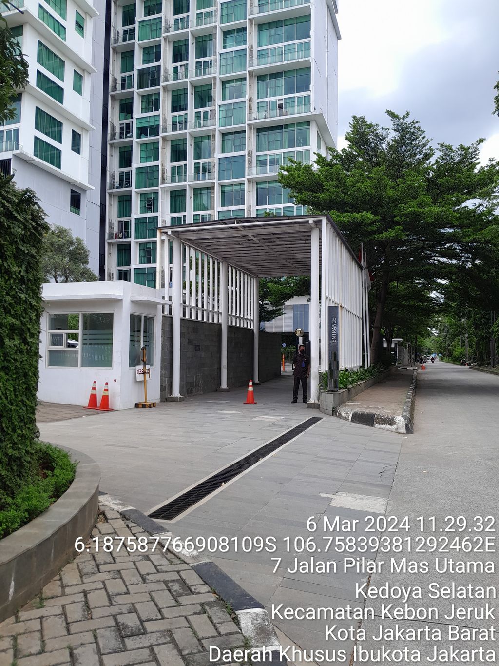 foto gerbang perumahan APARTEMEN SATU8 RESIDENCE