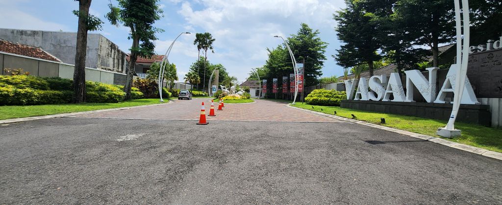 foto gerbang perumahan Vasana Residence