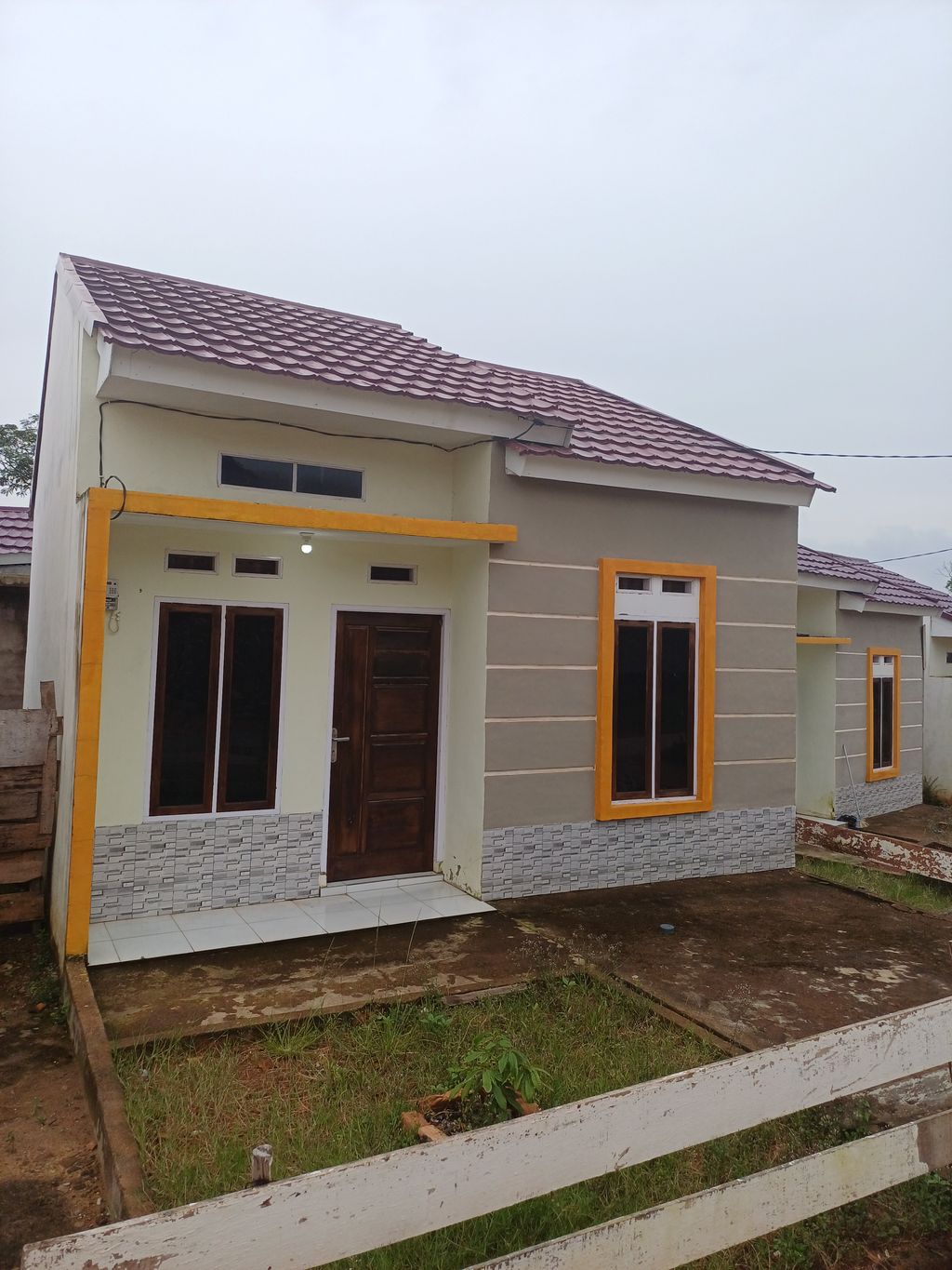 foto contoh rumah perumahan PERUMAHAN ALGHANAMAS Bb