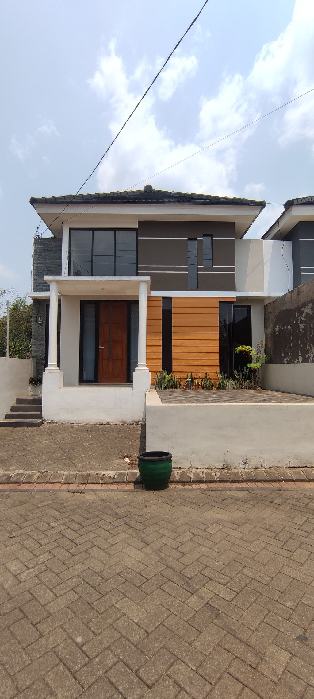 foto contoh rumah perumahan GRAND HILL TAHAP 7