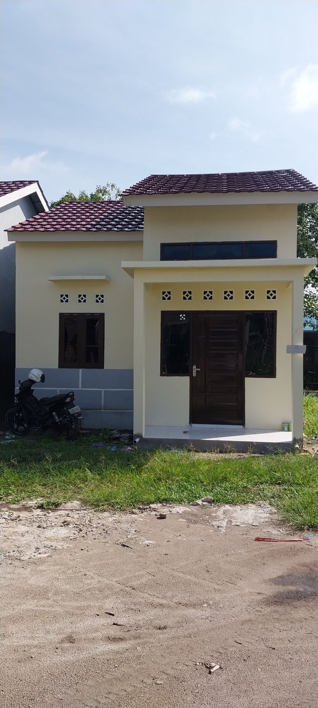 foto tampak rumah tipe SUBSIDI 36 perumahan KARAMUNTING PERMAI