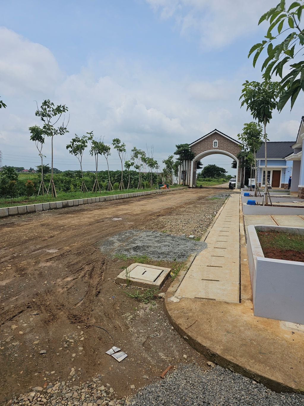 foto gerbang perumahan BRITANIA