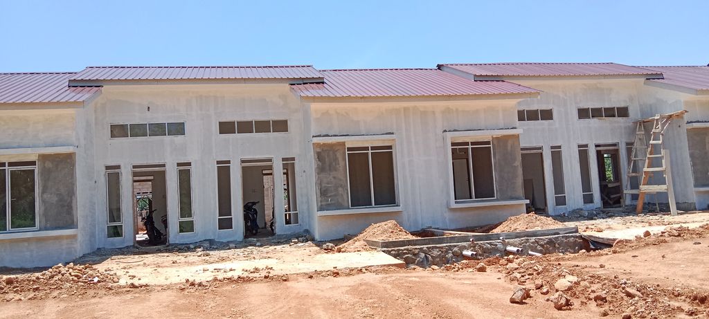 foto contoh rumah perumahan GRAND CITY