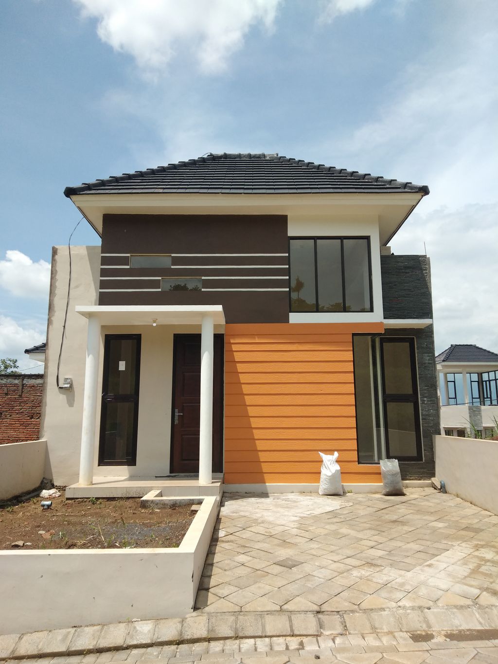 foto tampak rumah tipe 36 perumahan GRAND HILL TAHAP 7