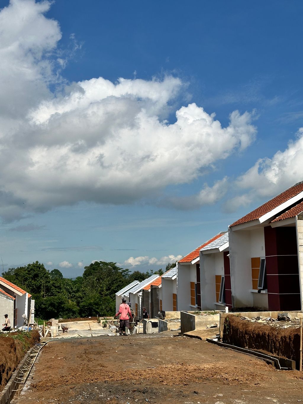foto posisi tengah perumahan YUDISTIRA REGENCY 5