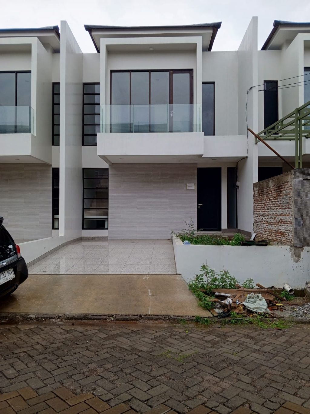 foto tampak rumah tipe D 4 NO 12 perumahan Daan Mogot Arcadia