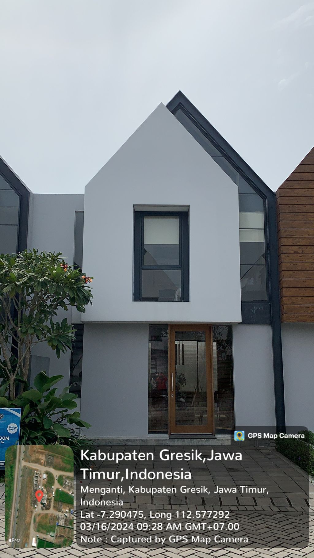 foto contoh rumah perumahan ROYAL RESIDENCE MENGANTI