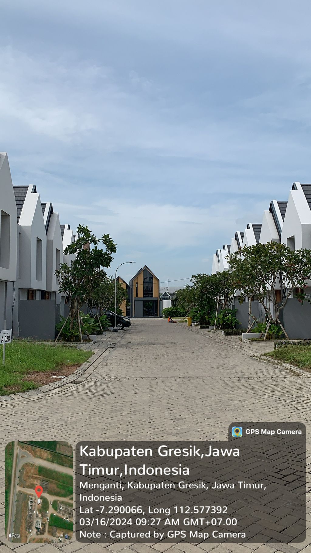 foto posisi tengah perumahan ROYAL RESIDENCE MENGANTI