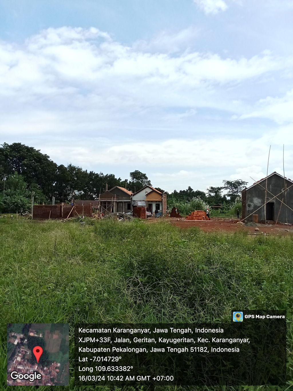 foto posisi tengah perumahan Destama Residence