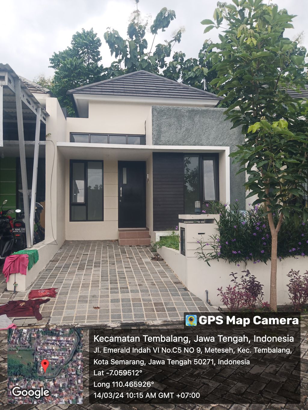 foto tampak rumah tipe 41 KOMERSIL perumahan Emerald Garden