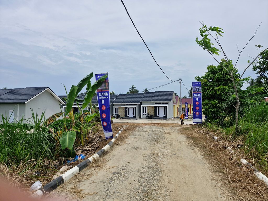 foto gerbang perumahan PERUMAHAN ALANA RESIDENCE 6