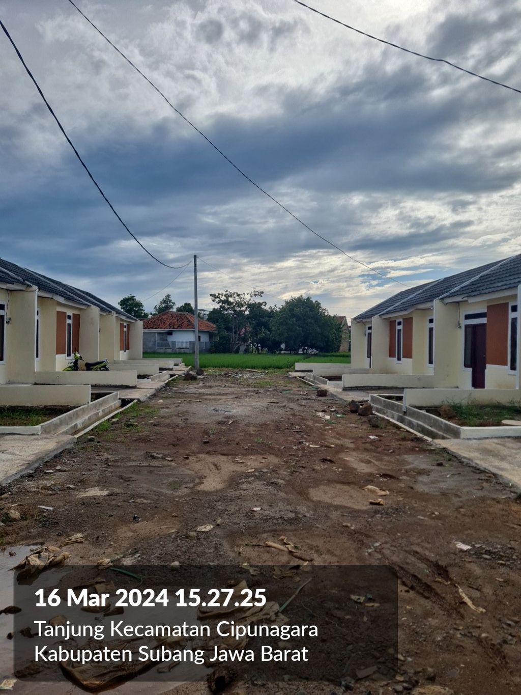 foto posisi tengah perumahan "SRIKANDI RESIDENCE"